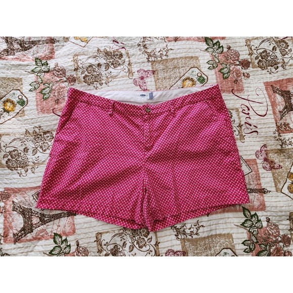 Old Navy Women's Chino Shorts Fuchsia with Flower‎ Print  Pockets Cotton Size 16 - Picture 3 of 10